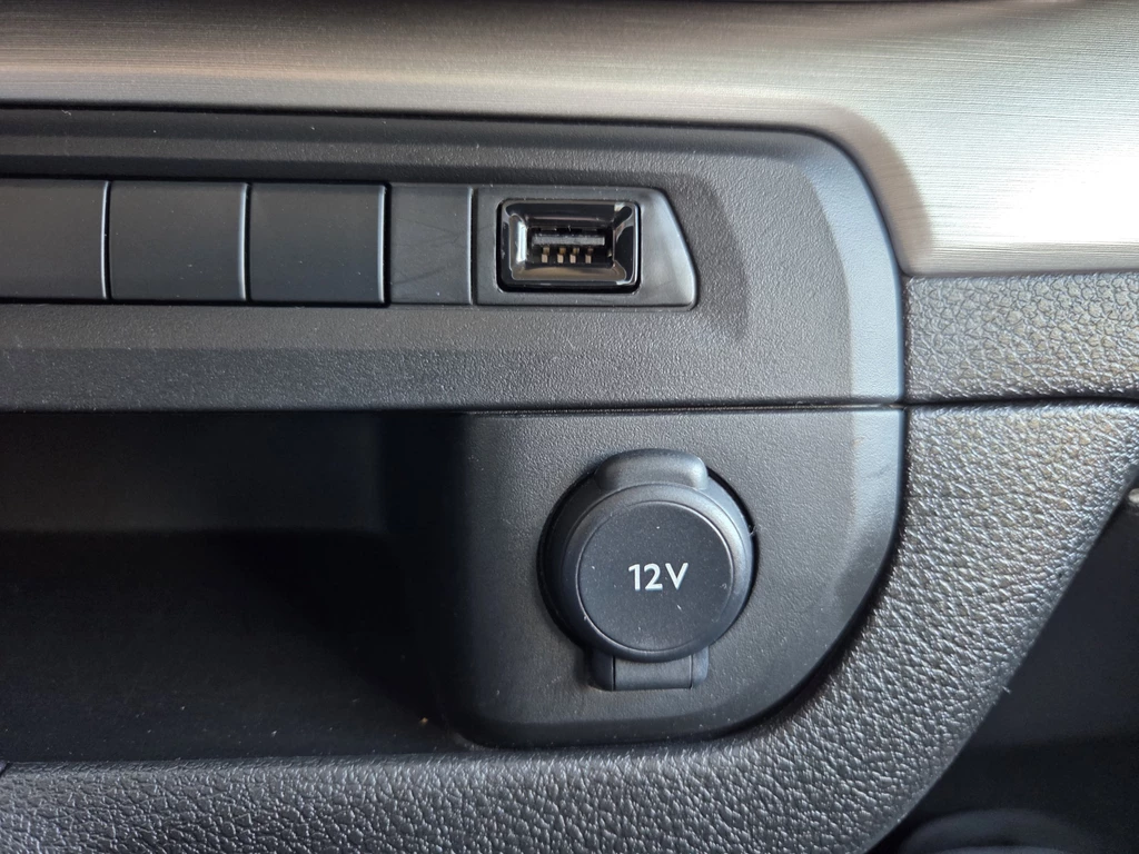Peugeot e-Traveller – foto 37