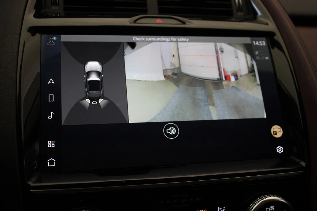 Jaguar E-PACE – foto 15