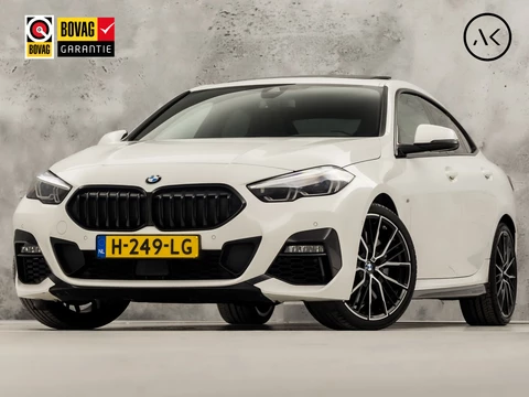 BMW 2 Serie 218i M Sport High Executive Automaat (PANORAMADAK, KUIPSTOELEN, M PAKKET, HARMAN/KARDON, LEDER, STOELVERWARMING, GETINT GLAS, CAMERA, APPLE CARPLAY, NIEUWSTAAT)