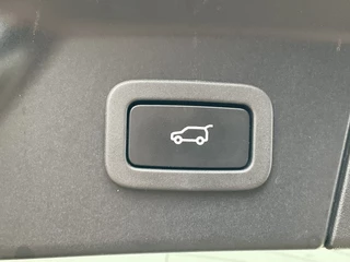 Land Rover Range Rover Velar – thumbnail 43