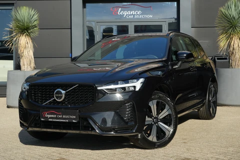 Volvo XC60 2.0 T6 Plug-in hybrid AWD Plus Dark | 350 PK | Pano | 360° camera | Navigatie | Stoelverwarming | HarmanKardon | Volvo XC60 2.0 T6 Plug-in hybrid AWD Plus Dark met 350 PK, 2.0-liter 4-cilinder plug-in hybride benzinemotor, panoramadak, lederen/stof bekleding, navigatiesysteem, 360° camera, adaptieve cru