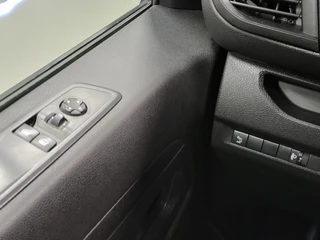 Opel Vivaro – thumbnail 16