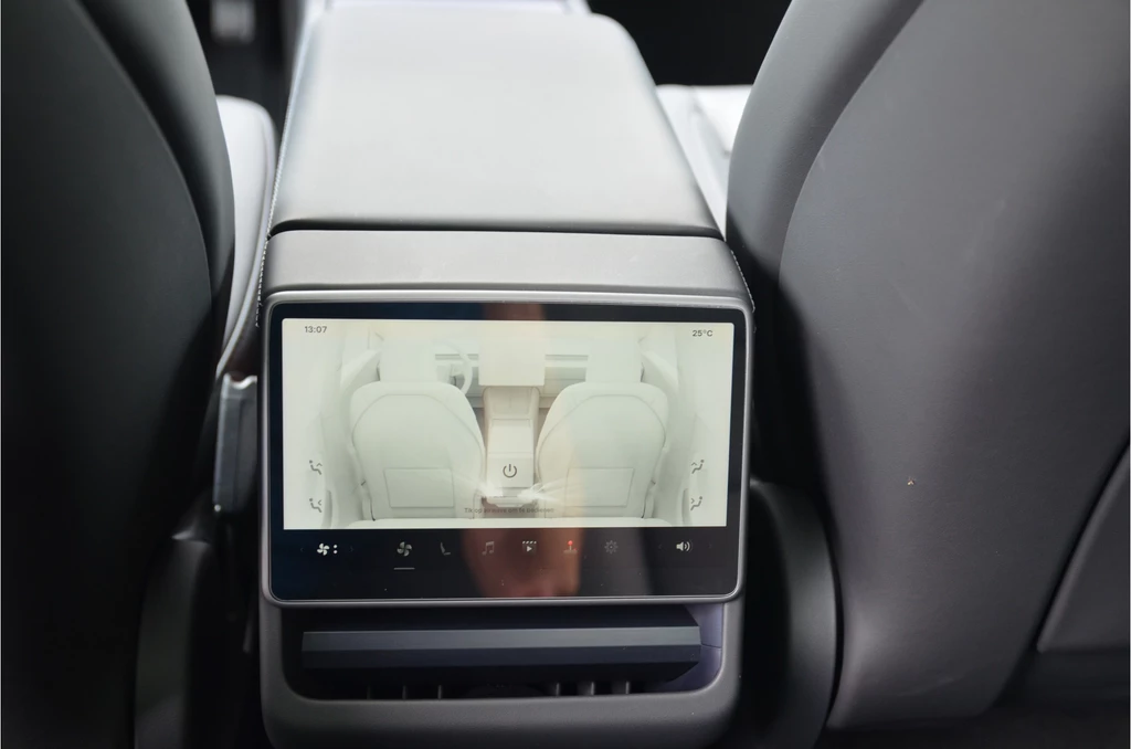 Tesla Model 3 – foto 12