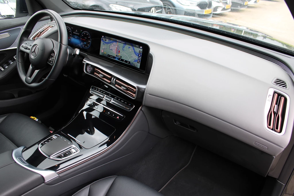 Mercedes-Benz EQC – foto 14