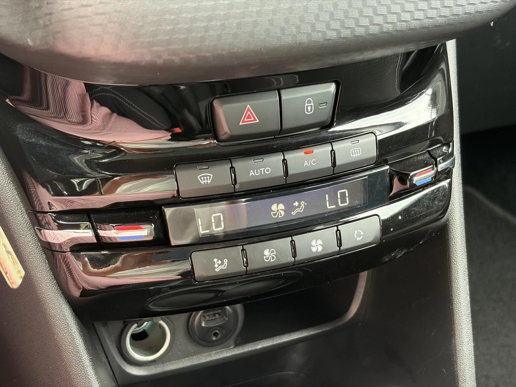 Peugeot 208 – foto 13