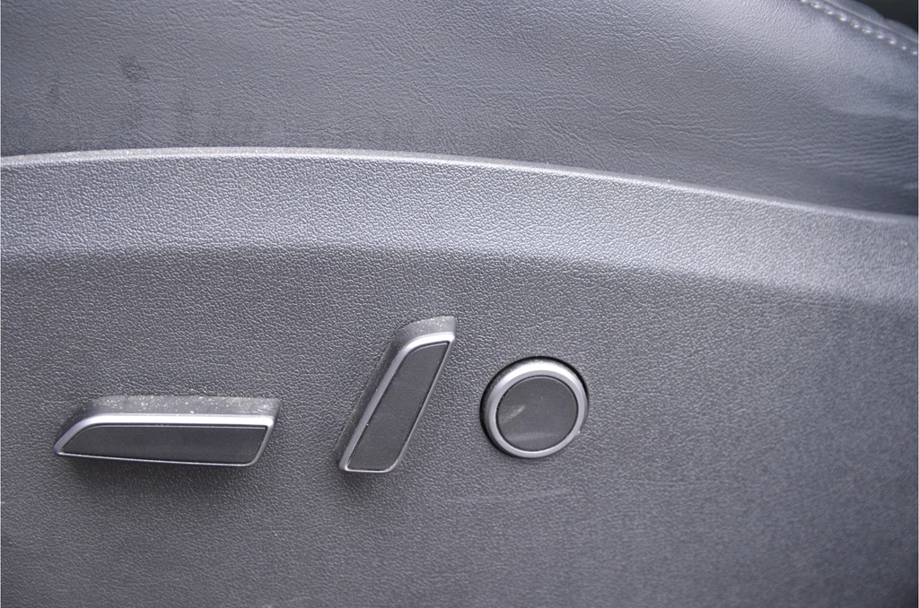 Tesla Model Y – foto 8