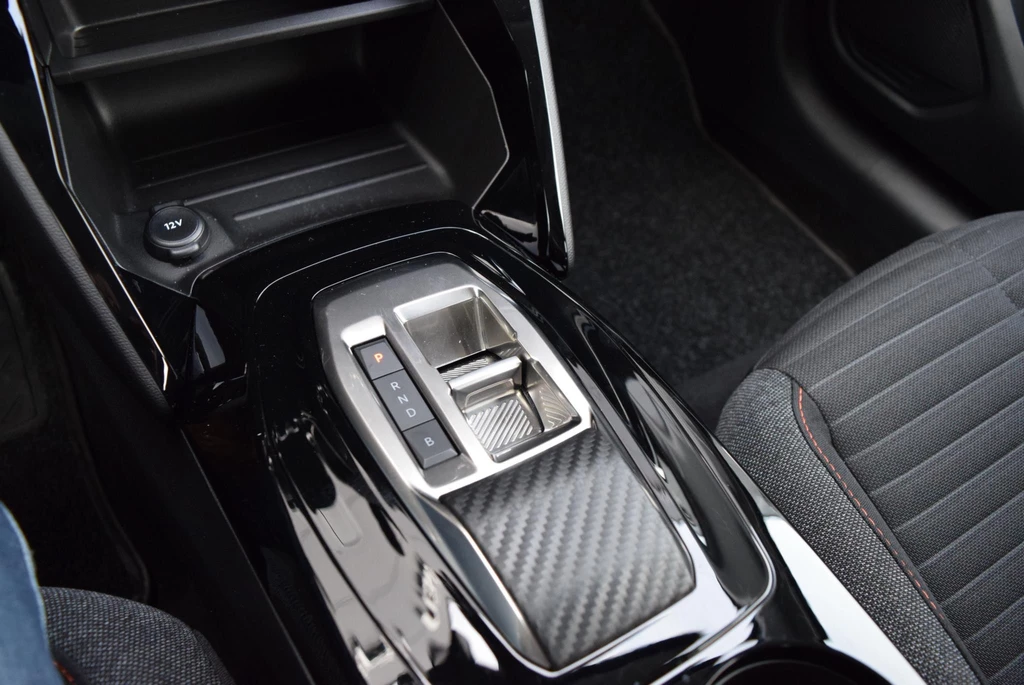 Peugeot e-208 – foto 8