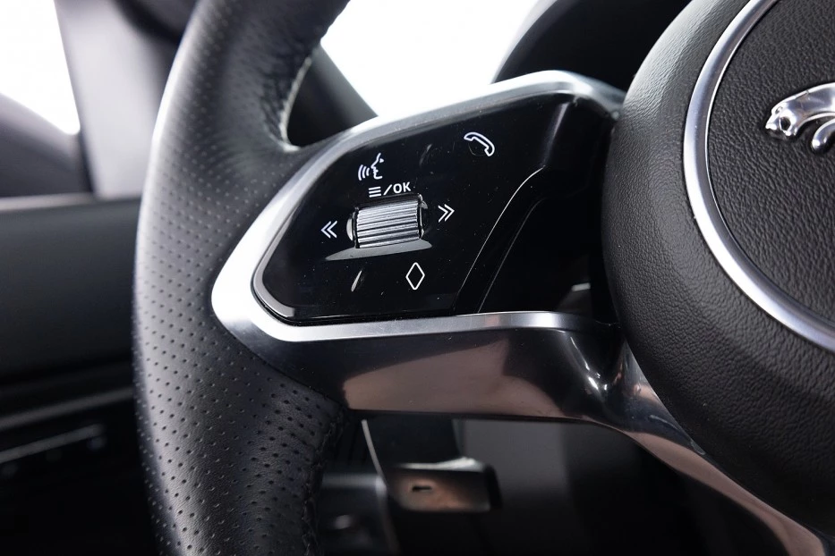 Jaguar E-PACE – foto 36