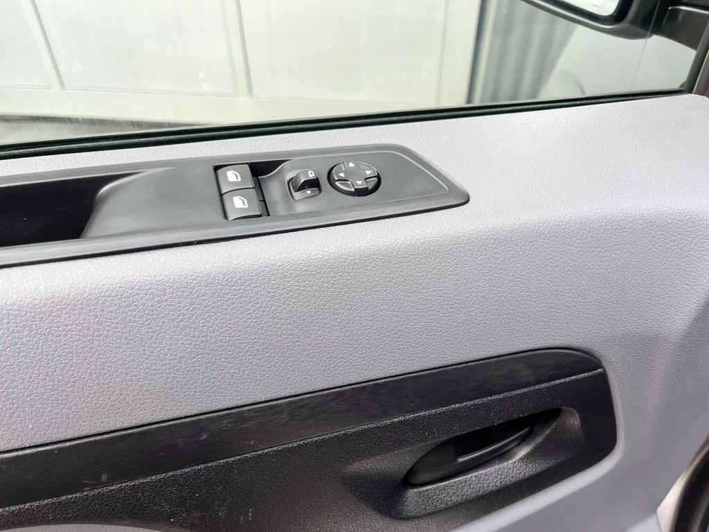 Peugeot Traveller – foto 15