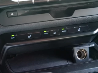 Lexus UX – thumbnail 27