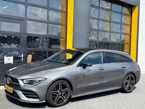 Mercedes-Benz CLA 200 AMG Line Panorama Camera