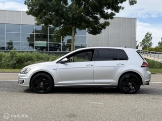 Volkswagen Golf – thumbnail 5