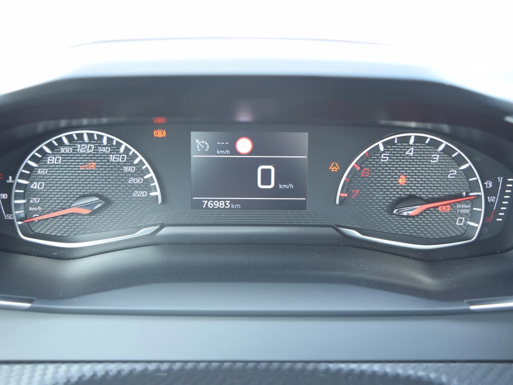 Peugeot 208 – foto 10