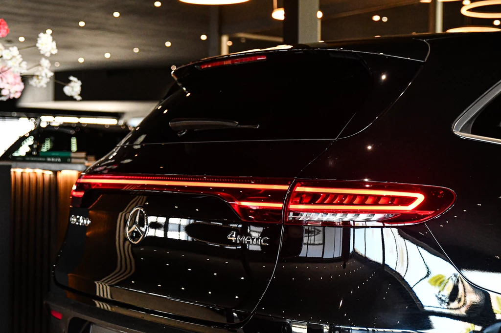 Mercedes-Benz EQC – foto 11