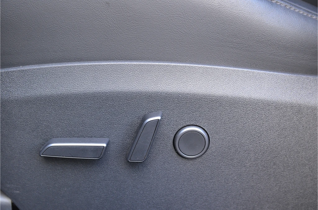Tesla Model Y – foto 8