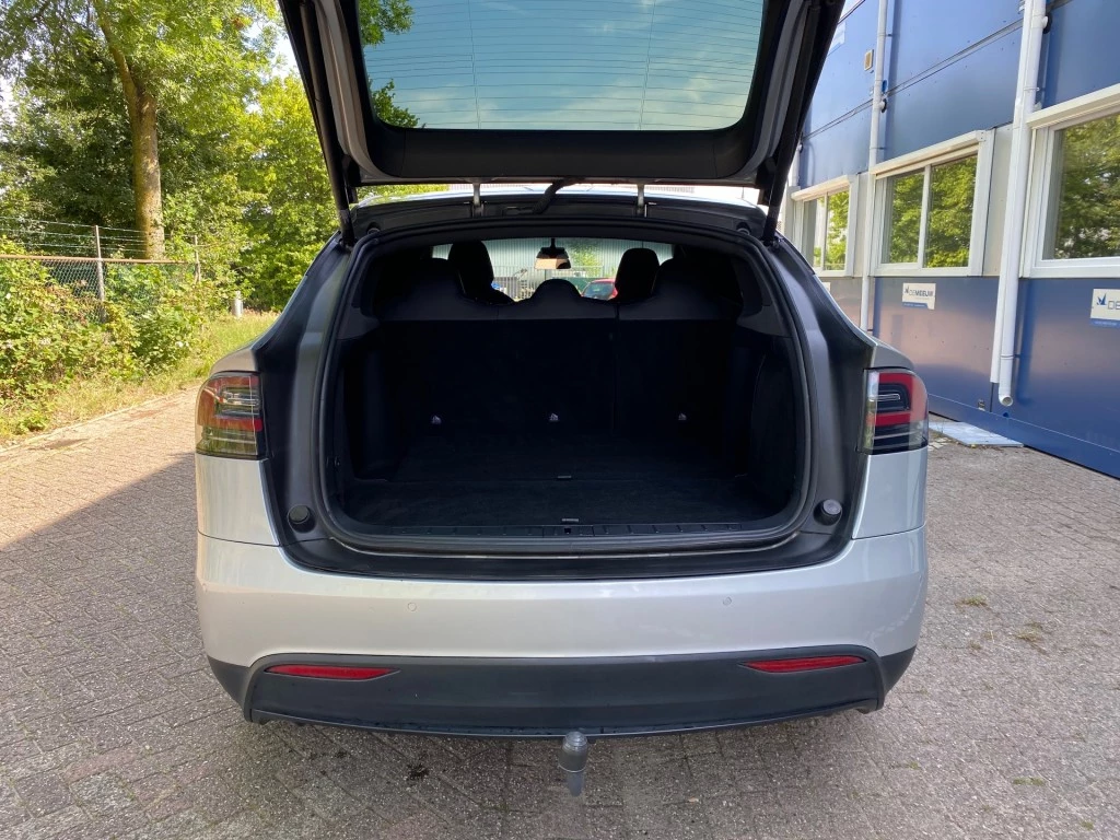 Tesla Model X – foto 7