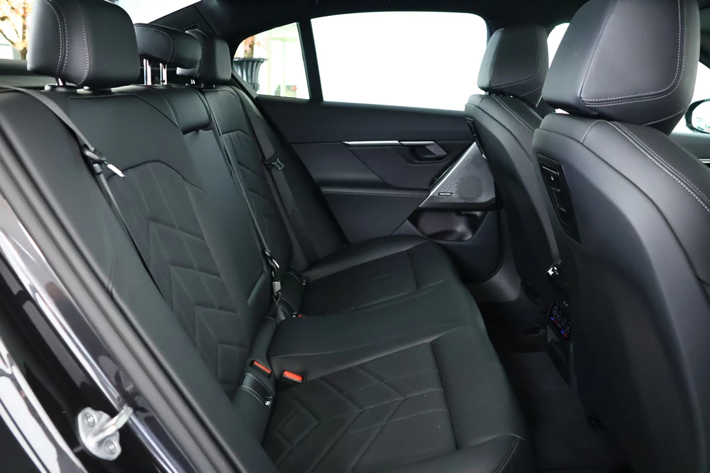 BMW i5 – foto 16