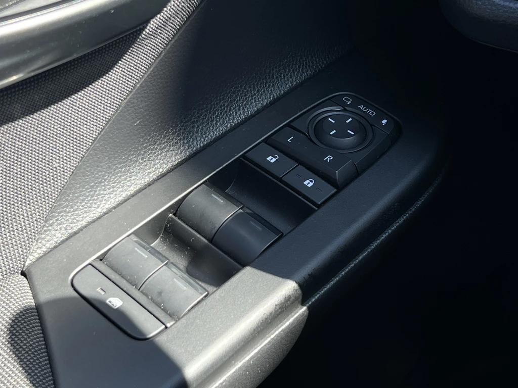 Toyota C-HR – foto 11