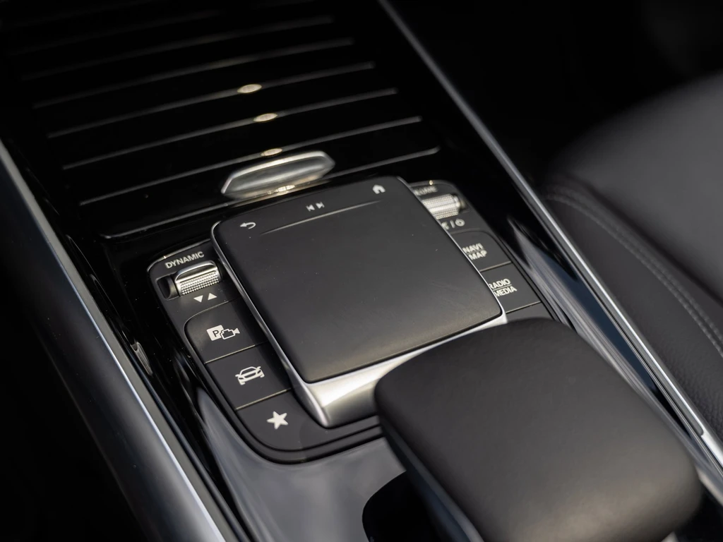 Mercedes-Benz EQA – foto 23
