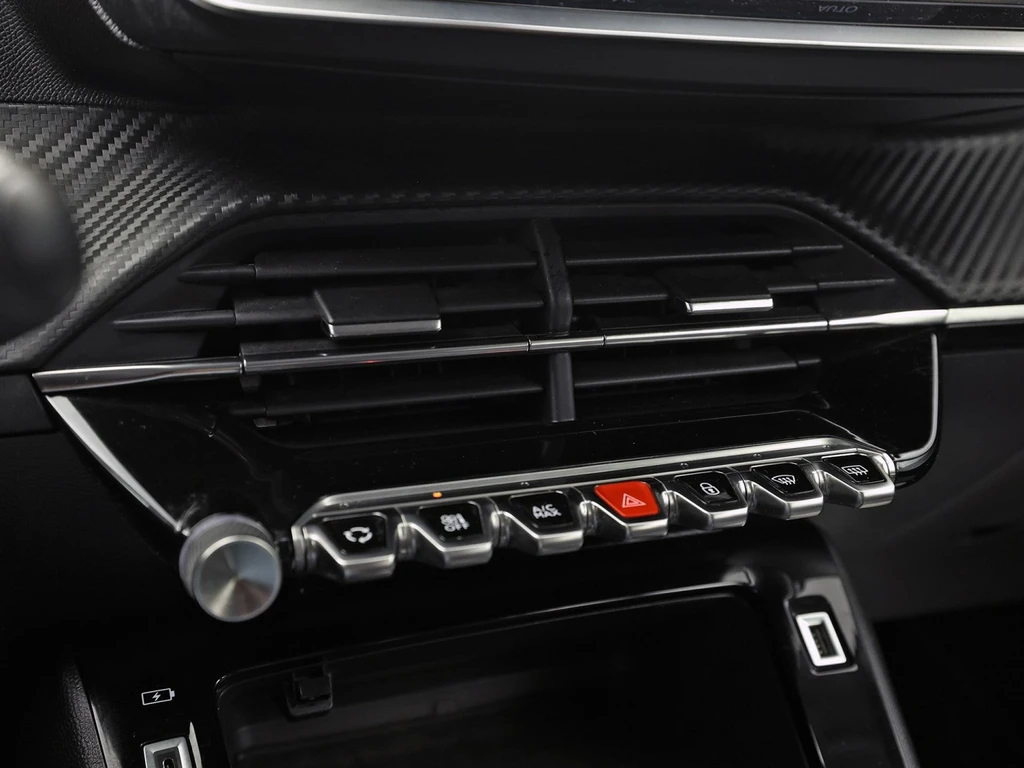 Peugeot e-2008 – foto 33
