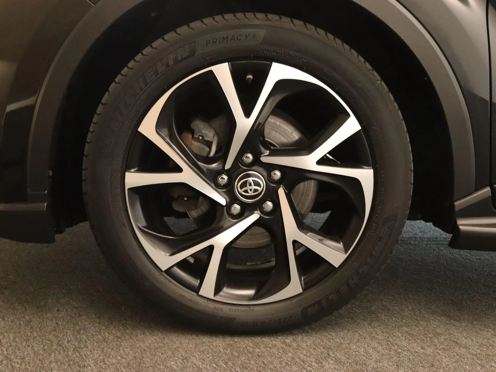 Toyota C-HR – foto 13