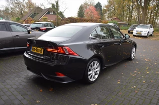 Lexus IS – thumbnail 4
