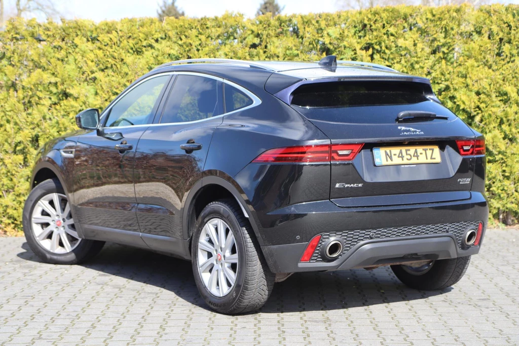 Jaguar E-PACE – foto 2