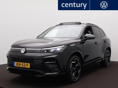 Volkswagen Tiguan 1.5 eHybrid R-Line Edition DSG / Panoramadak / Wegklapbare trekhaak / Achteruitrijcamera / Sfeerverlichting