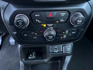 Jeep Renegade – thumbnail 23