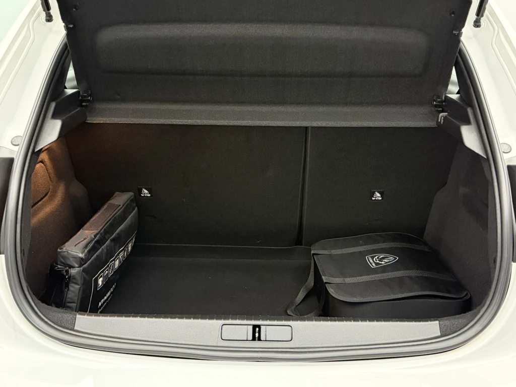 Peugeot e-208 – foto 32