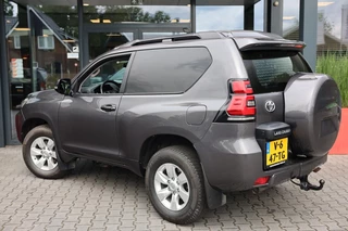 Toyota Land Cruiser – thumbnail 4