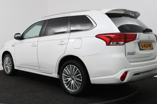 Mitsubishi Outlander – thumbnail 3