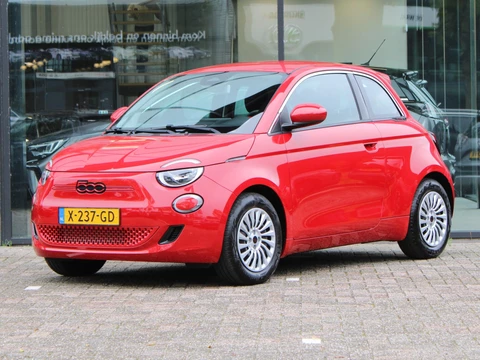 Fiat 500e RED 24 kWh | Navi / Carplay / Climate