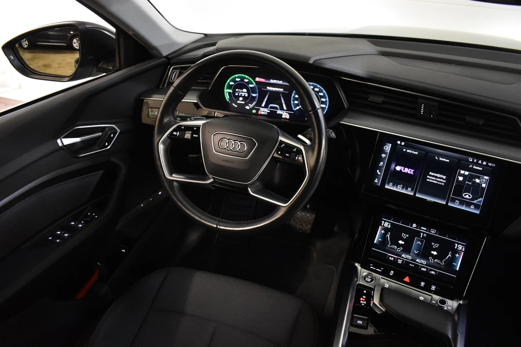 Audi e-tron – foto 12