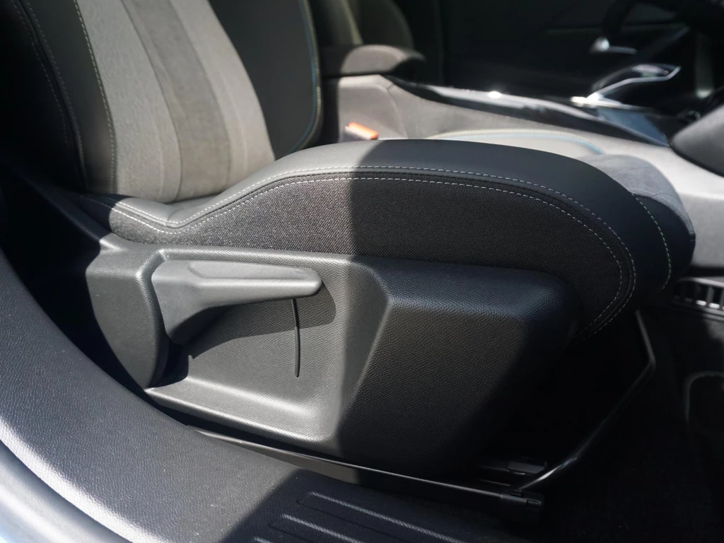 Peugeot e-2008 – foto 14