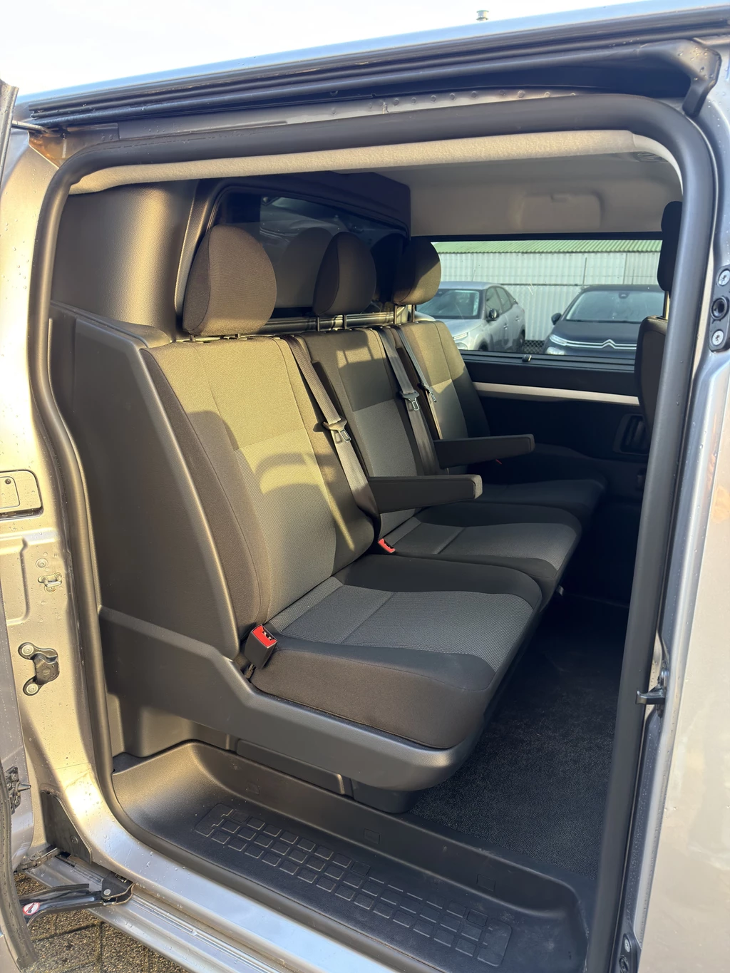 Peugeot e-Expert – foto 12