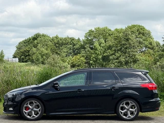 Ford Focus – thumbnail 2
