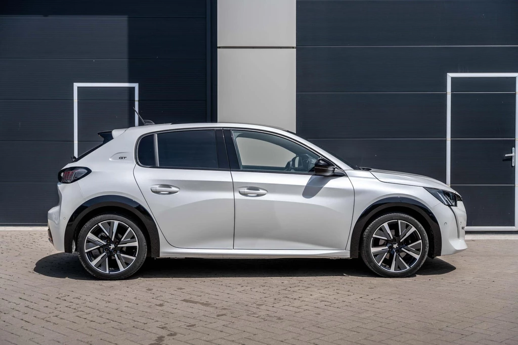Peugeot 208 – foto 6