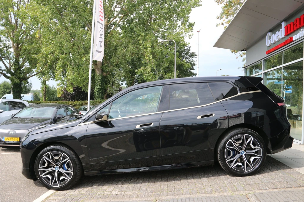 BMW iX – foto 2