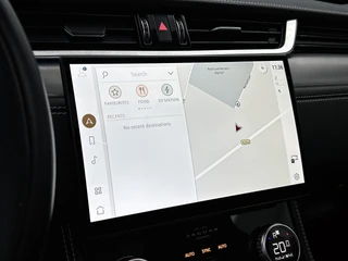 Jaguar F-PACE – thumbnail 32