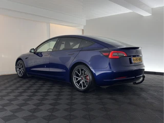 Tesla Model 3 – thumbnail 2