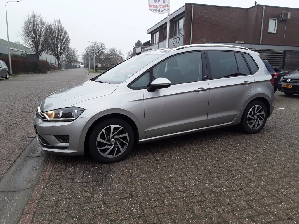Volkswagen Golf Sportsvan – foto 2