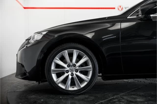 Lexus IS – thumbnail 19
