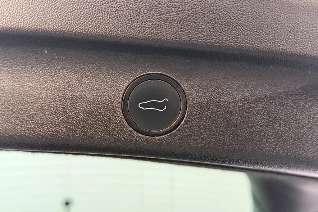 Tesla Model Y – foto 15
