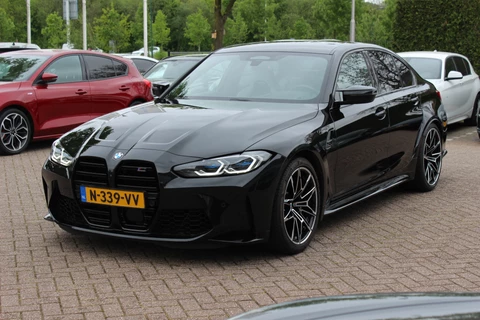 BMW M3 3-serie Competition / 360Camera / Carbon / Head-up / Keyless / Leder / 19'' / CarPlay / Dealer onderhouden / Stuur+Stoelverwarming / Dodehoek / DAB / ACC