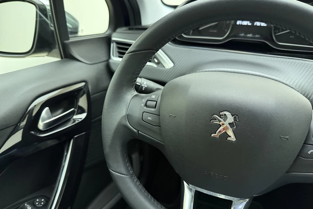 Peugeot 208 – foto 18