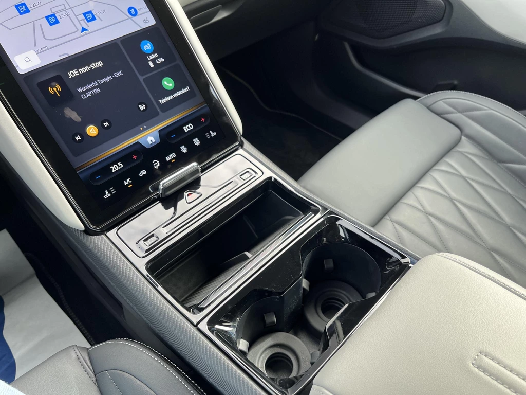 Ford Explorer – foto 21