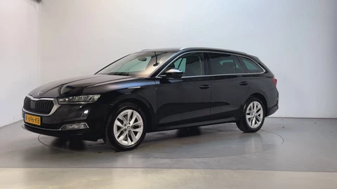 Skoda Octavia Combi 1.0 TSI Business Edition Plus Trekhaak Adaptive Cruise Navigatie Sfeerverlichting Trekhaak