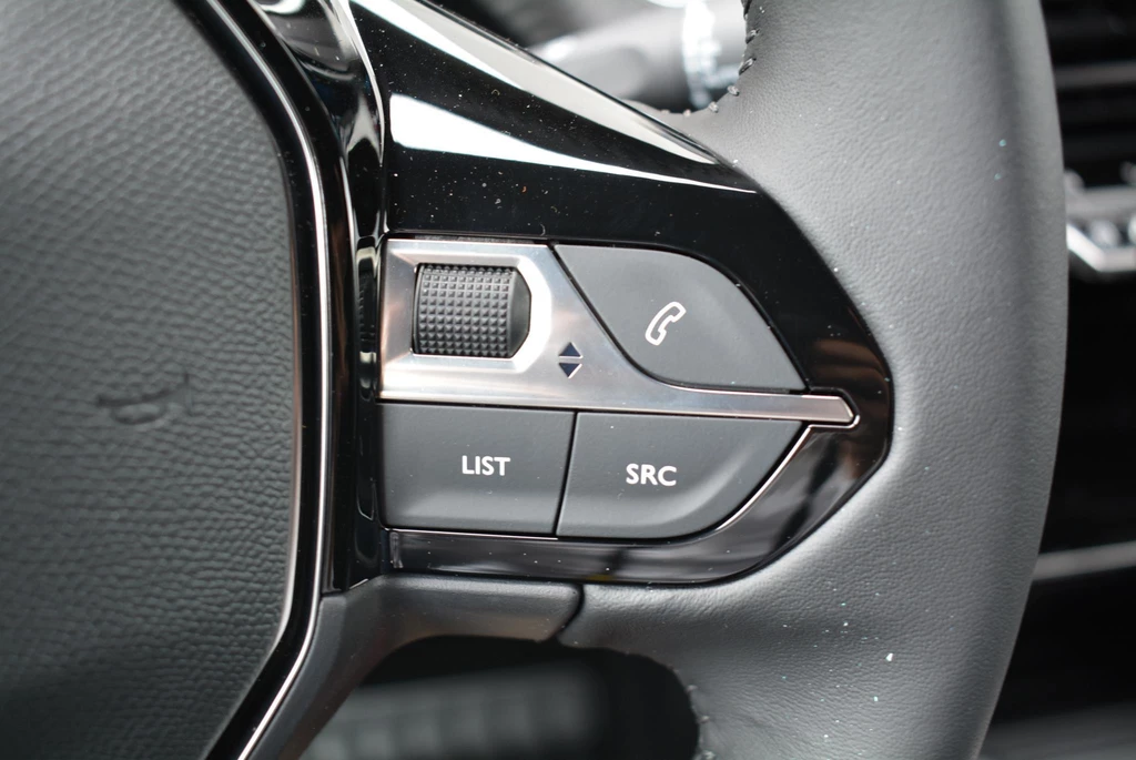 Peugeot e-2008 – foto 31