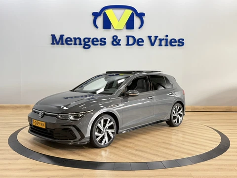 Volkswagen Golf 1.5 eTSI R-Line Business+ Panorama | Camera | Head Up | Stuur Verwarming | Adaptive Cruise | Isofix | NAP